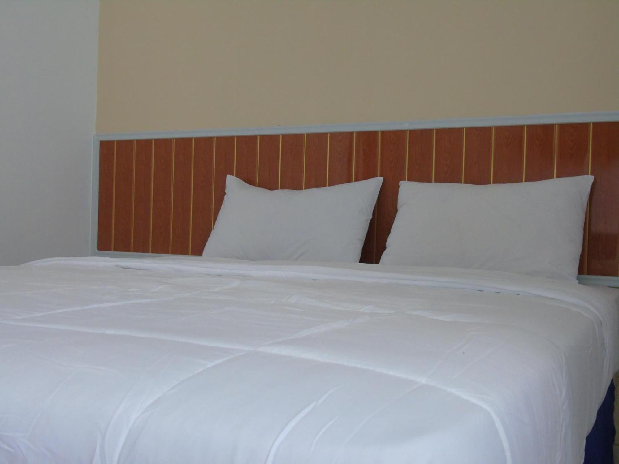Hotel Permata Zamrud Cirebon Zimmer foto